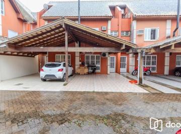 Casa · 140m² · 3 Quartos · 2 Vagas · Casa de condomínio, 3 dormitórios, 1 suíte e 2 vagas cobertas no bairro Teresópo