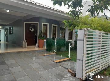 Casa · 192m² · 3 Quartos · 3 Vagas · Casa com 3 dormitórios e 3 vagas de garagem em Gravatai.