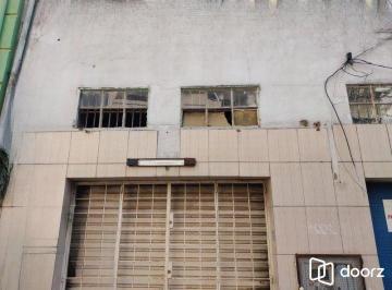 Comercial · 183m² · 2 Quartos · Loja Duplex na Duque de Caxias, desocupada espaço amplo. Preço atrativo.