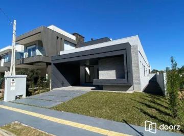 Casa · 150m² · 3 Quartos · 2 Vagas · Casa à venda - no Centro