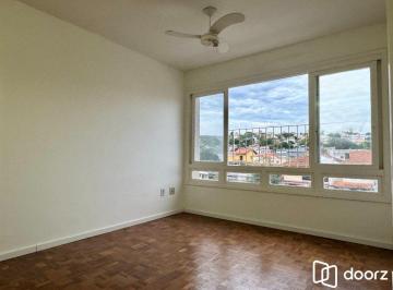 Apartamento · 81m² · 2 Quartos · 1 Vaga · Apartamento com 2 dormitórios, dependência e 1 vaga no Bairro Menino Deus