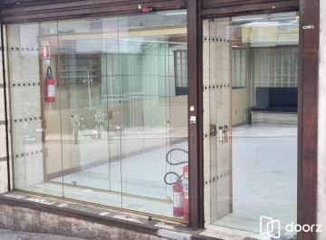Comercial · 63m² · 1 Quarto · Loja Térrea de Frente à Venda no Centro Histórico de Porto Alegre