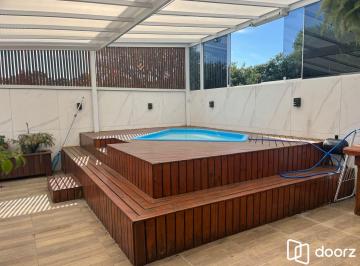 Casa · 250m² · 3 Quartos · 3 Vagas · Vendo casa com piscina na Lomba do Pinheiro
