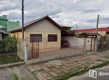 Casa · 80m² · 2 Quartos · 2 Vagas · Casa no Sarandi de 2 dormitórios e pátio com piscina