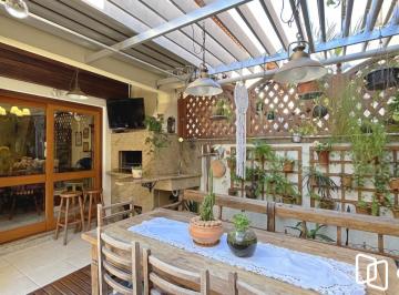 Casa · 234m² · 3 Quartos · 2 Vagas · Casa à venda - em Cavalhada