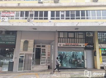 Comercial · 124m² · 5 Quartos · Excelente conjunto/sala c/123, 68 m2 privativo ,02 banheiro, 01 copa. Rua Andrad