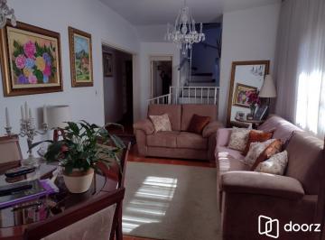 Casa · 240m² · 4 Quartos · 2 Vagas · Casa à venda - em Partenon