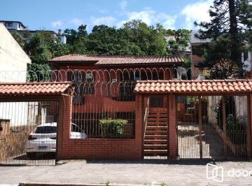 Casa · 189m² · 2 Quartos · 4 Vagas · Casa de 2 dorm. semimobiliada c/ piscina