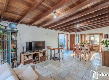 Apartamento · 292m² · 3 Quartos · 2 Vagas · Cobertura duplex no bairro Petrópolis de 3 dormitórios *2 vagas e terraço