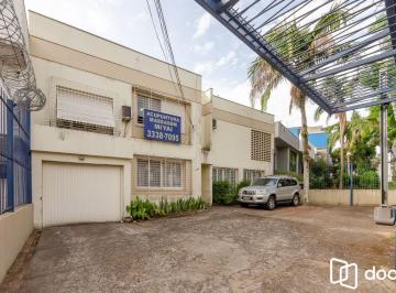 Casa · 300m² · 4 Quartos · 5 Vagas · Ampla casa no bairro Petrópolis