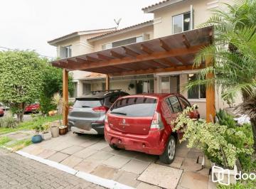 Casa · 300m² · 2 Quartos · 2 Vagas · Casa de 2 quartos com 2 vagas cobertas em condomínio fechado em Porto Alegre