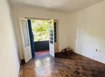 Apartamento · 66m² · 2 Quartos · Apartamento de 2 quartos e sacada no bairro Mont' Serrat.