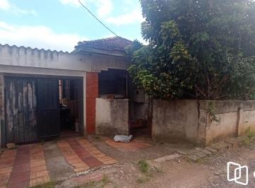 Casa · 50m² · 2 Quartos · 1 Vaga · Casa com 2 dormitórios no bairro Glória