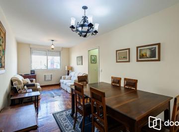 Apartamento · 84m² · 2 Quartos · 1 Vaga · Apartamento a venda com dois dormitorios e vaga coberta no bairro Menino Deus.