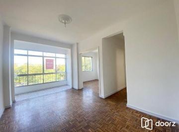Apartamento · 86m² · 2 Quartos · Apartamento reformado de 3 dormitórios transformado em 2 perto da Redenção