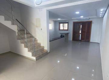 Casa · 149m² · 3 Quartos · 3 Vagas · Casa de 3 dormitórios á venda no Bairro Guarujá - Porto Alegre