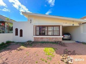 .jpg+2025-03-04 · Casa em Porto Alegre, no bairro Ipanema, com 4 dormitório(s), e 4 banheiros, à v
