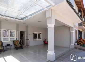 Casa · 208m² · 4 Quartos · 2 Vagas · Casa Sobrado de 3 dormitórios com suíte, 2 vagas, piscina e sótão no Ecoville