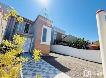 Casa · 227m² · 4 Quartos · 3 Vagas · Casa de 4 dormitórios e 3 vagas de garagem em Canoas.