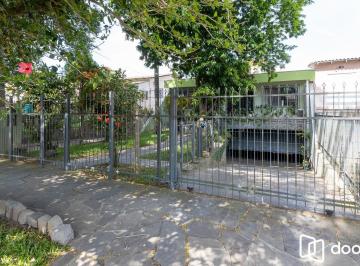 Casa · 194m² · 3 Quartos · 4 Vagas · Casa com 3 quartos (1 suite), 4 vagas - Vila Nova