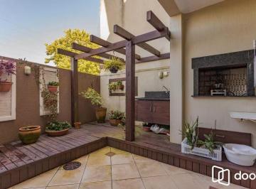 Casa · 250m² · 3 Quartos · 2 Vagas · Casa em condomínio com 3 dormitórios, suíte e 2 vagas