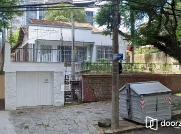 .jpg+2025-03-04 · Casa em Porto Alegre, no bairro São João, com 4 dormitório(s), à venda.