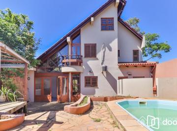 Casa · 280m² · 5 Quartos · 3 Vagas · Excelente casa com 5 dormitórios no bairro Cristal