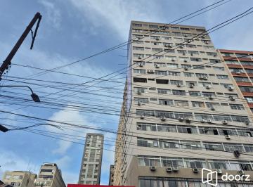 Comercial · 104m² · 3 Quartos · Sala comercial na região central