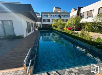 Casa · 185m² · 3 Quartos · 2 Vagas · Casa em Condomínio com Terraço e Lazer Completo