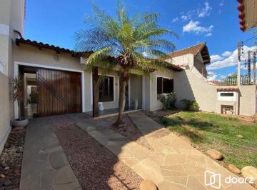 Casa · 330m² · 2 Quartos · 4 Vagas · Casa de 330m² com 2 Quartos, piscina e 4 vagas de garagem em Canoas.