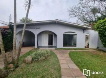 Casa · 435m² · 3 Quartos · 5 Vagas · Casa 3 Dormitórios com Piscina à Venda no Guarujá – Zona Sul de Porto Alegre