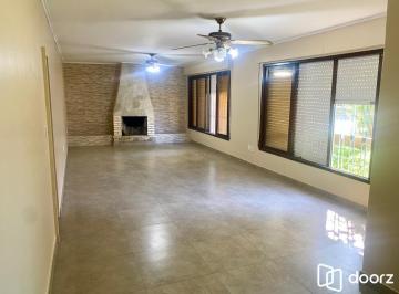 Casa · 218m² · 4 Quartos · 4 Vagas · Casa à venda - em Partenon
