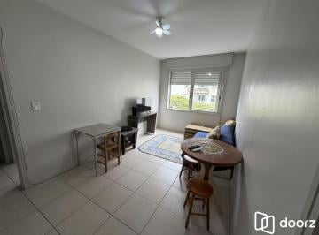 Apartamento · 44m² · 1 Quarto · Apartamento 1 dormitório na rua Irmão José Otão, Independência
