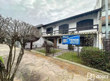 Casa · 300m² · 4 Quartos · 3 Vagas · Casa à venda - em Teresópolis