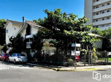 Casa · 350m² · 5 Quartos · 3 Vagas · Casa de Esquina com 5 dormitórios com lago ornamental em Taquara