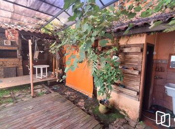 Casa · 176m² · 5 Quartos · 1 Vaga · Comprar para reformar. Casa com 5 quartos no bairro Petrópolis!