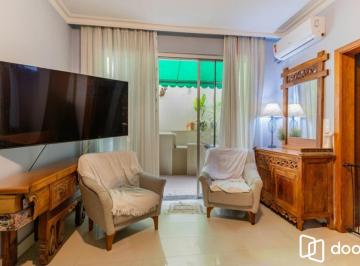Apartamento · 94m² · 3 Quartos · Apartamento Térreo, 3 quartos e varanda separada no bairro Rio Branco