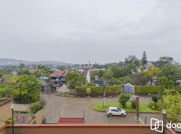 Casa · 375m² · 3 Quartos · 8 Vagas · Casa semi-mobiliada na Vila Assunção com vista deslumbrante para o Guaíba e Vele