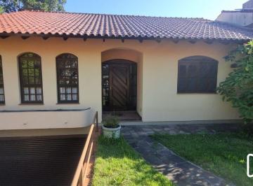 Casa · 226m² · 3 Quartos · 4 Vagas · Ótima Residência com 3 dormitórios sendo 1suíte, no Bairro Ipanema.