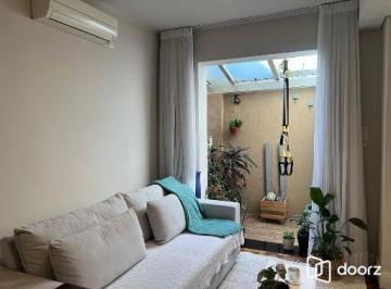 Apartamento · 45m² · 1 Quarto · Apartamento de 1 dormitório totalmente reformado com áreas externas privativas e