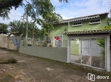 Casa · 150m² · 3 Quartos · 3 Vagas · Sobrado com Piscina, Garagem para 3 Carros e Espaço para Salão de Festas à Venda