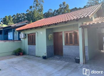 Casa · 122m² · 3 Quartos · 2 Vagas · Casa 3 dormitorios com amplo patio