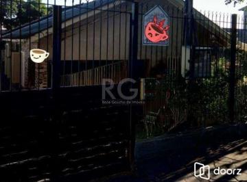.jpg+2025-03-04 · Casa em Porto Alegre, no bairro Espírito Santo, com 3 dormitório(s), e 3 banheir