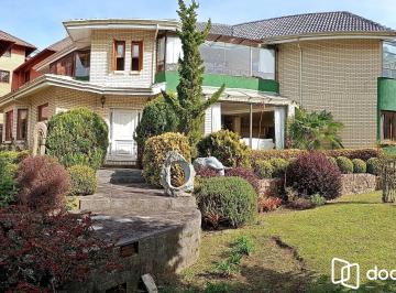 Casa · 390m² · 3 Quartos · 5 Vagas · Casa em Canela, Alto Padrão, Mobiliada 390m2