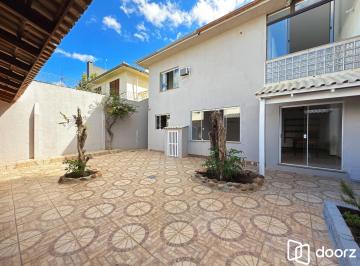 Casa · 180m² · 3 Quartos · 2 Vagas · Casa à venda - em Medianeira