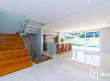 Casa · 250m² · 3 Quartos · 2 Vagas · Casa à venda - no Centro
