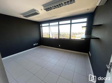 Comercial · 43m² · 1 Quarto · 1 Vaga · ala comercial desocupada à venda no coração do bairro Boa Vista, em Porto Alegre