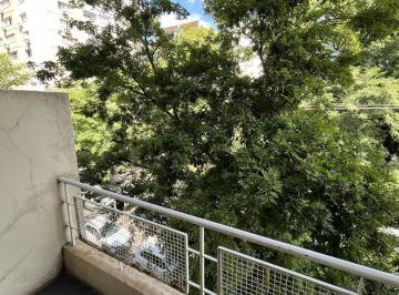 Apartamento · 79m² · 2 Quartos · Apartamento de 2 quartos, lareira e dependência de empregada no bairro Floresta