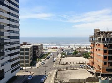 Apartamento · 100m² · 2 Quartos · 2 Vagas · Alto padrão com excelente vista para o mar.