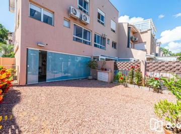 Casa · 231m² · 3 Quartos · 2 Vagas · Casa de Esquina exclusiva em condominio fechado!!!